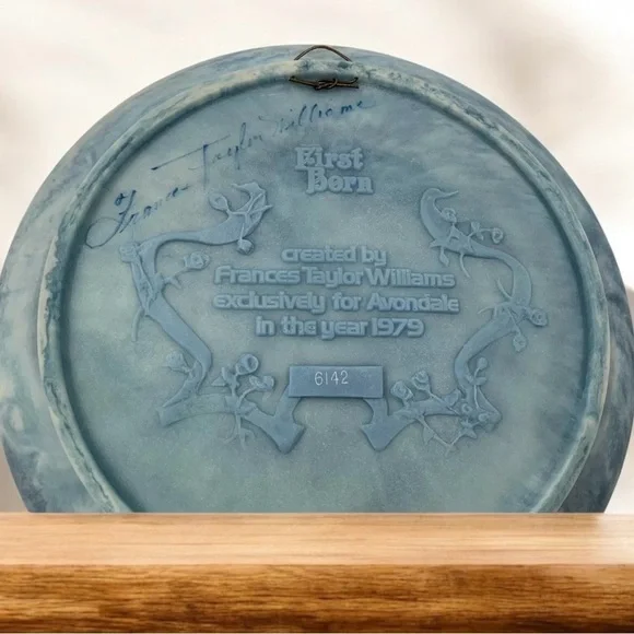 Avondale 1979 Mother Child “First Born” Cameo Plate By Frances Taylor Williams - Picture 9 of 9